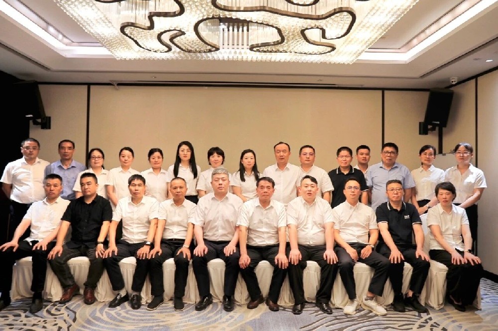 乘风破浪 向新而行｜虎牙体育直播平台_虎牙（中国）
集团2026年半年度会议圆满召开